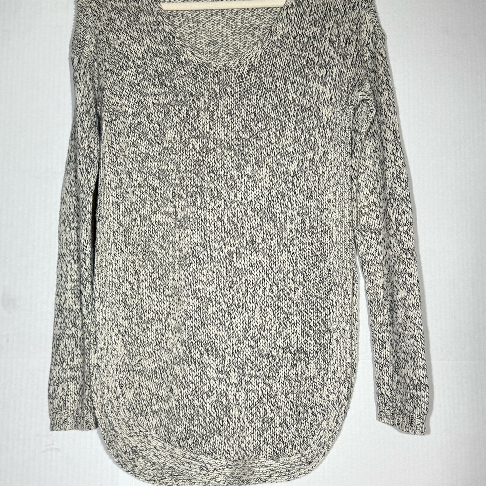 Sweater Women’s Small Crew Neck Cable Knit Pullover Black/Lt Grey Elbow